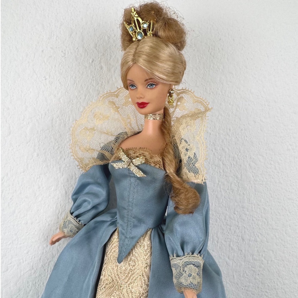 Barbie Collectibles Doll 2002 Danish Court Renaissance Princess Vintage Blue